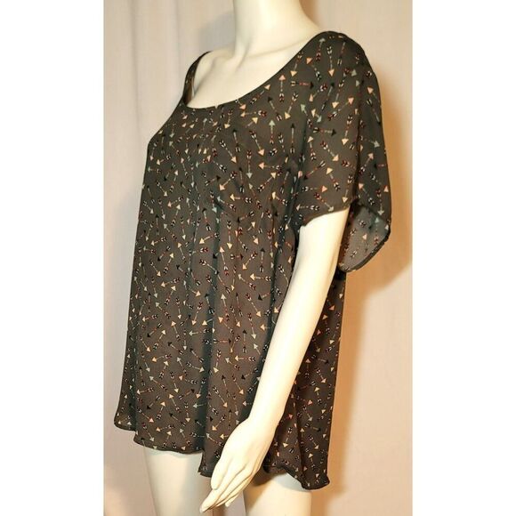 Torrid Arrow Abbey Georgette Button Back Blouse - Size 2 - Picture 3 of 9